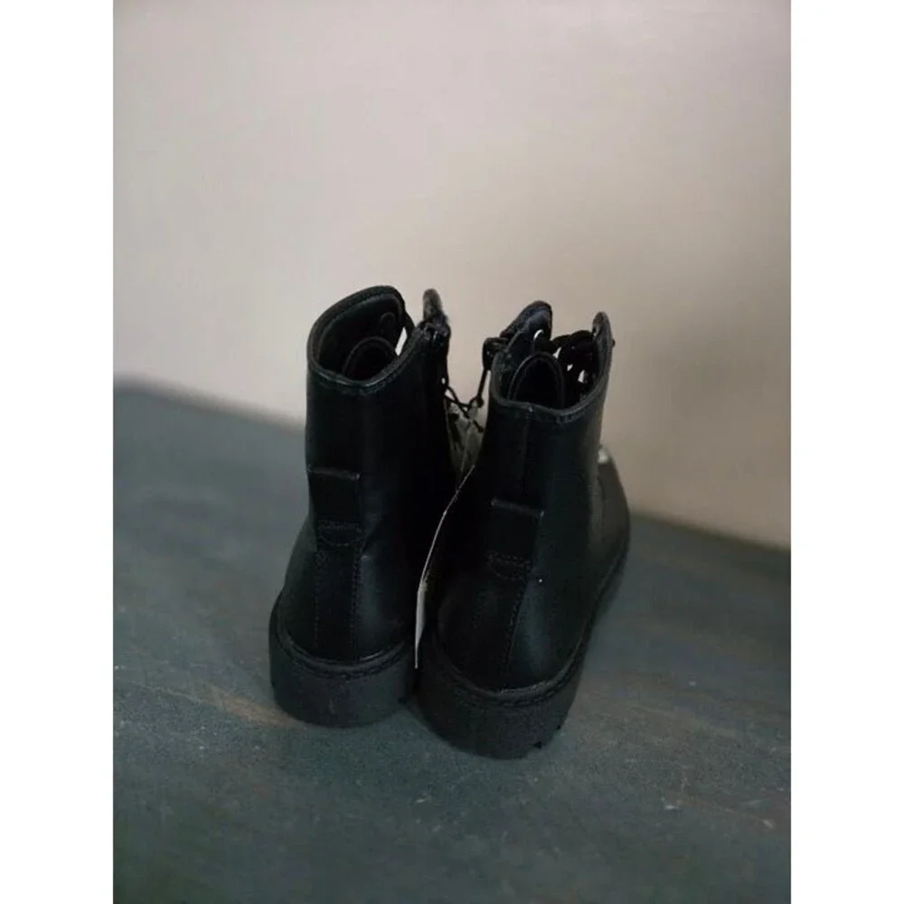 Art Class Bronx Girls Combat Boots - Girls size 1 - NEW